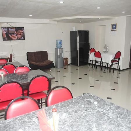 Guest House Nona คูทายสิ ภายนอก รูปภาพ