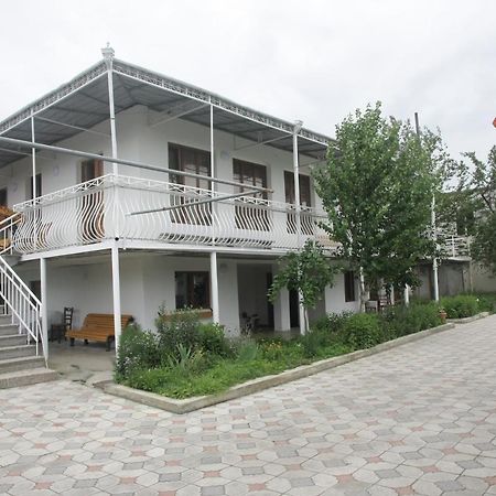 Guest House Nona คูทายสิ ภายนอก รูปภาพ