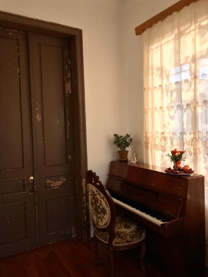 Guest House Nona คูทายสิ ภายนอก รูปภาพ