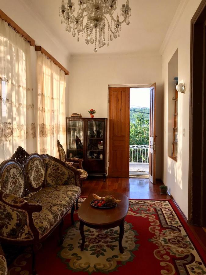 Guest House Nona คูทายสิ ภายนอก รูปภาพ