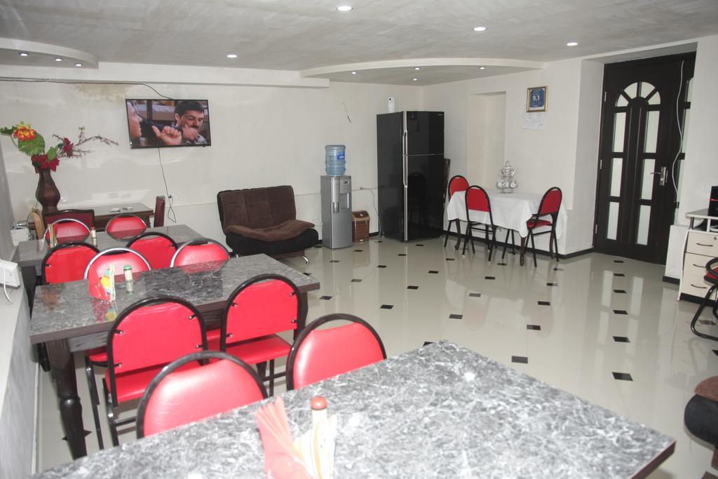 Guest House Nona คูทายสิ ภายนอก รูปภาพ