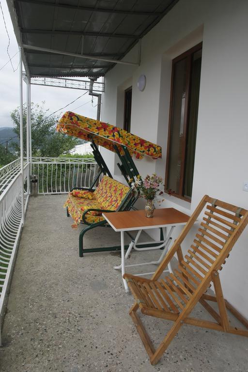 Guest House Nona คูทายสิ ภายนอก รูปภาพ