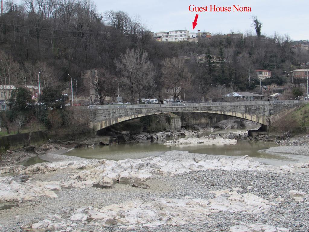Guest House Nona คูทายสิ ภายนอก รูปภาพ