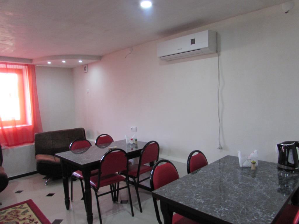 Guest House Nona คูทายสิ ภายนอก รูปภาพ