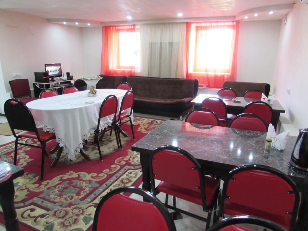 Guest House Nona คูทายสิ ภายนอก รูปภาพ