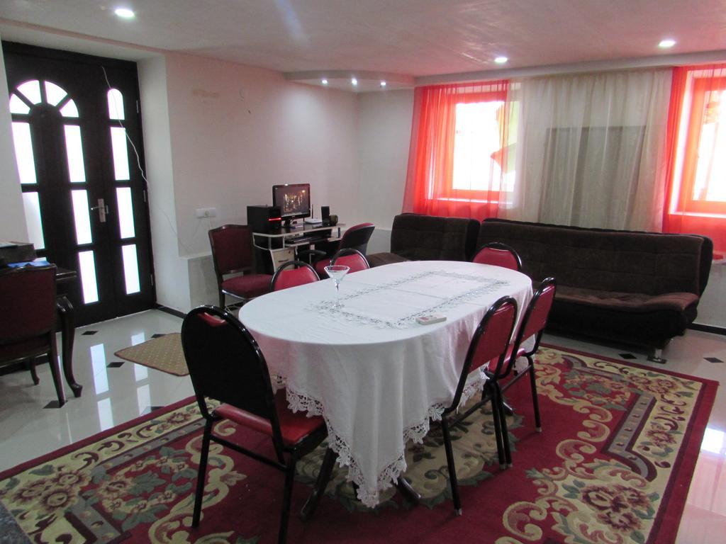 Guest House Nona คูทายสิ ภายนอก รูปภาพ