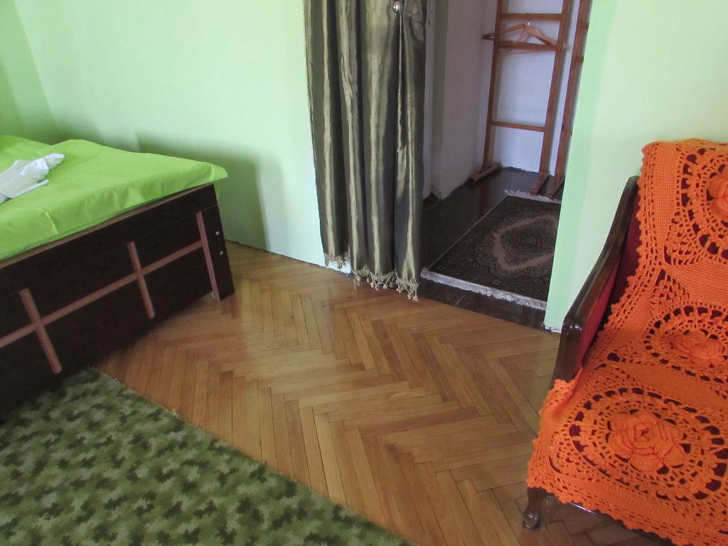 Guest House Nona คูทายสิ ภายนอก รูปภาพ