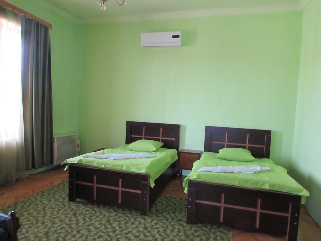 Guest House Nona คูทายสิ ภายนอก รูปภาพ