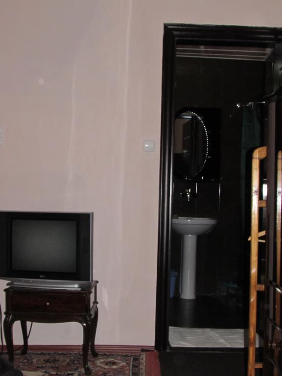 Guest House Nona คูทายสิ ภายนอก รูปภาพ